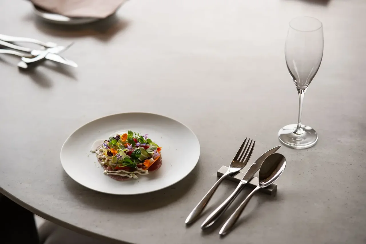 Fine dining at Yraeliresort
